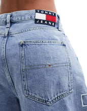 Load image into Gallery viewer, Tommy Jeans daisy baggy jean mid wash