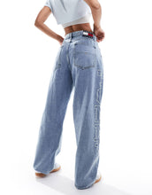 Load image into Gallery viewer, Tommy Jeans daisy baggy jean mid wash