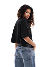 Load image into Gallery viewer, HUGO Red boxy t-shirt black