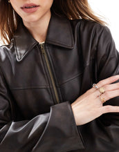 Load image into Gallery viewer, DESIGN leather look top collar jacket washed brown