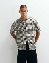 Load image into Gallery viewer, Selected linen blend short sleeve shirt brown check