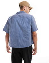 Load image into Gallery viewer, DESIGN relaxed boxy shirt with front pockets blue stripe