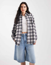 Load image into Gallery viewer, HUGO BLUE Ecristy check oversized fit shirt off white