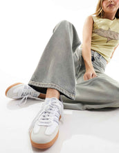 Load image into Gallery viewer, HUGO 937 straight leg jeans light wash