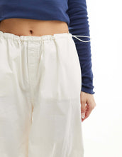 Load image into Gallery viewer, HUGO Blue trousers white