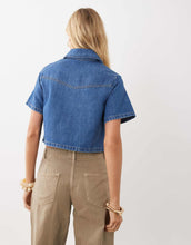 Load image into Gallery viewer, DESIGN denim crop shirt mid blue