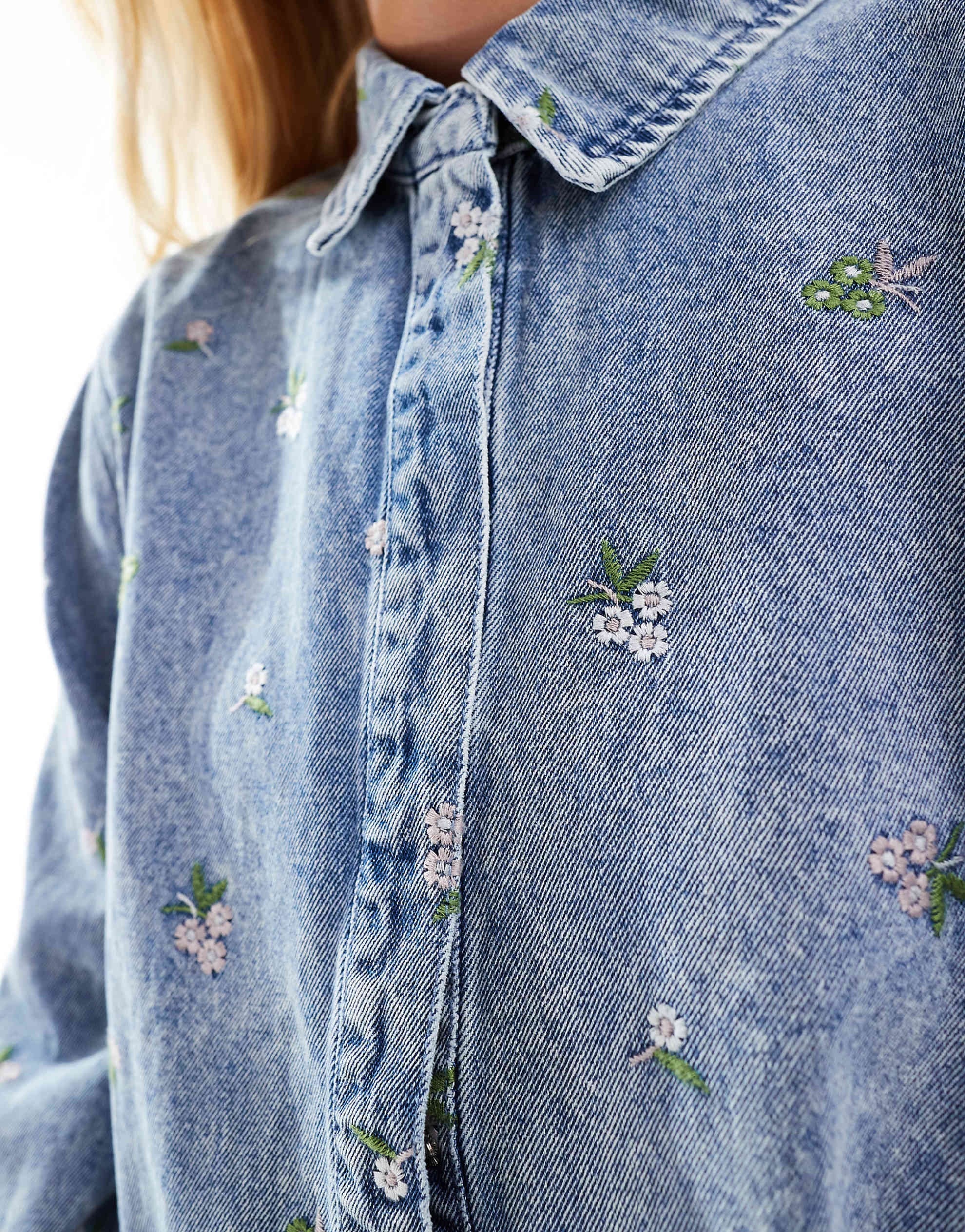 ONLY flower embroidery denim shirt light blue