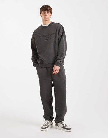 Tommy Jeans lifted classic centre logo sweatshirt washed black