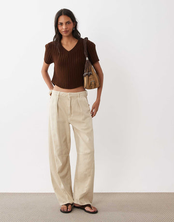DESIGN knitted v neck short sleeve top curved hem chocolate brown
