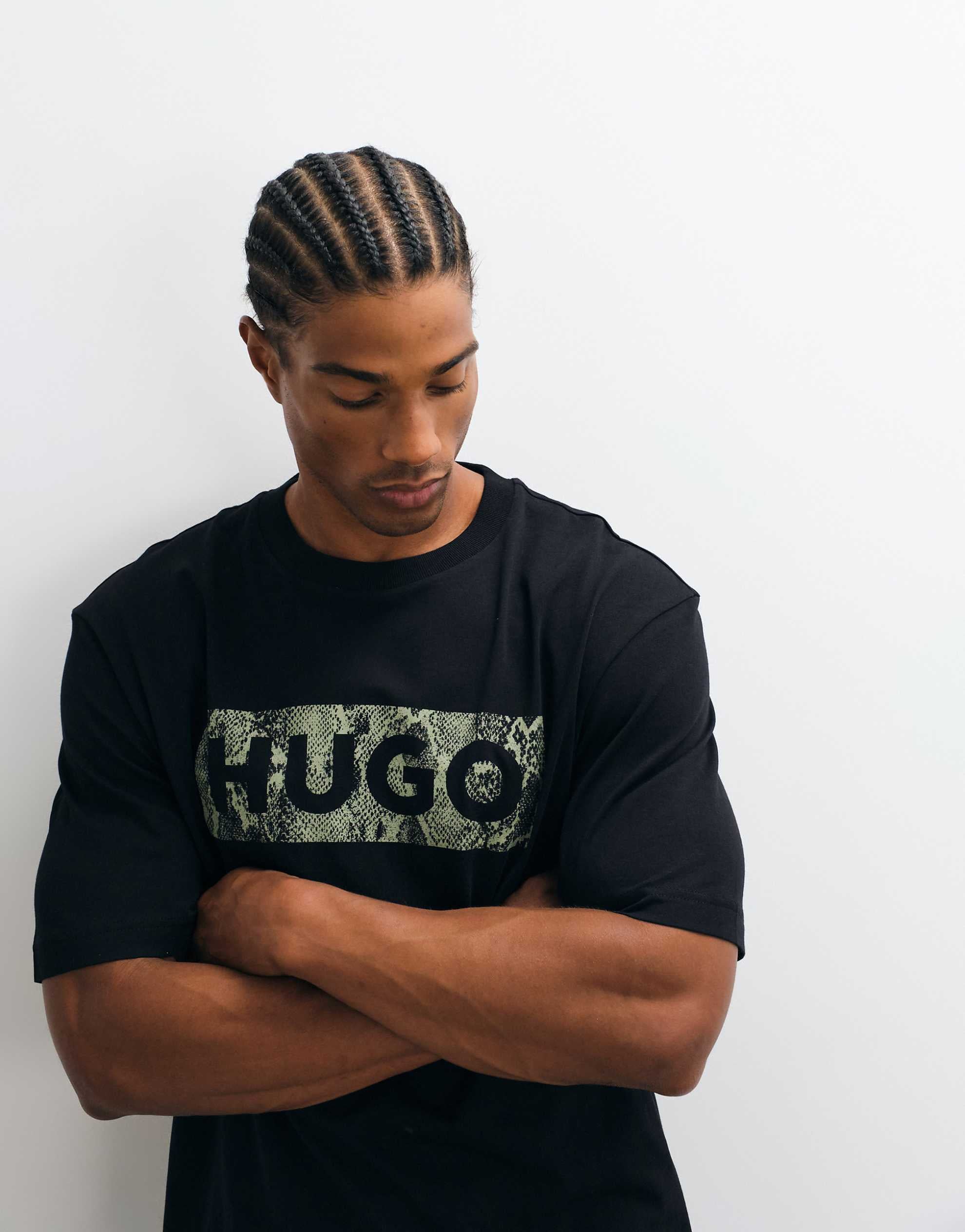 HUGO Blue Nerpient regular fit chest logo t-shirt black.