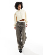 Load image into Gallery viewer, HUGO Dephana_1 crop logo hoodie cream