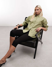 Load image into Gallery viewer, DESIGN classic cotton shirt in sage