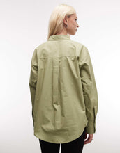 Load image into Gallery viewer, DESIGN classic cotton shirt in sage