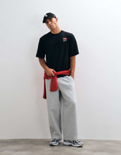 Load image into Gallery viewer, The North Face THE RIGHT SIDE Oversized tee black.