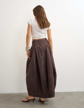 Load image into Gallery viewer, Topshop button front barrel maxi skirt chocolate