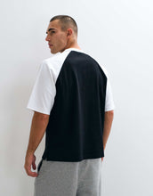 Load image into Gallery viewer, DESIGN interlock raglan tshirt black.