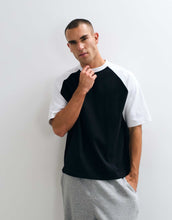 Load image into Gallery viewer, DESIGN interlock raglan tshirt black.