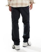 Load image into Gallery viewer, HUGO Red garlo cargo trousers black
