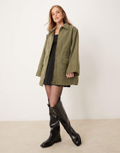 Load image into Gallery viewer, JDY quilted lining utility coat khaki