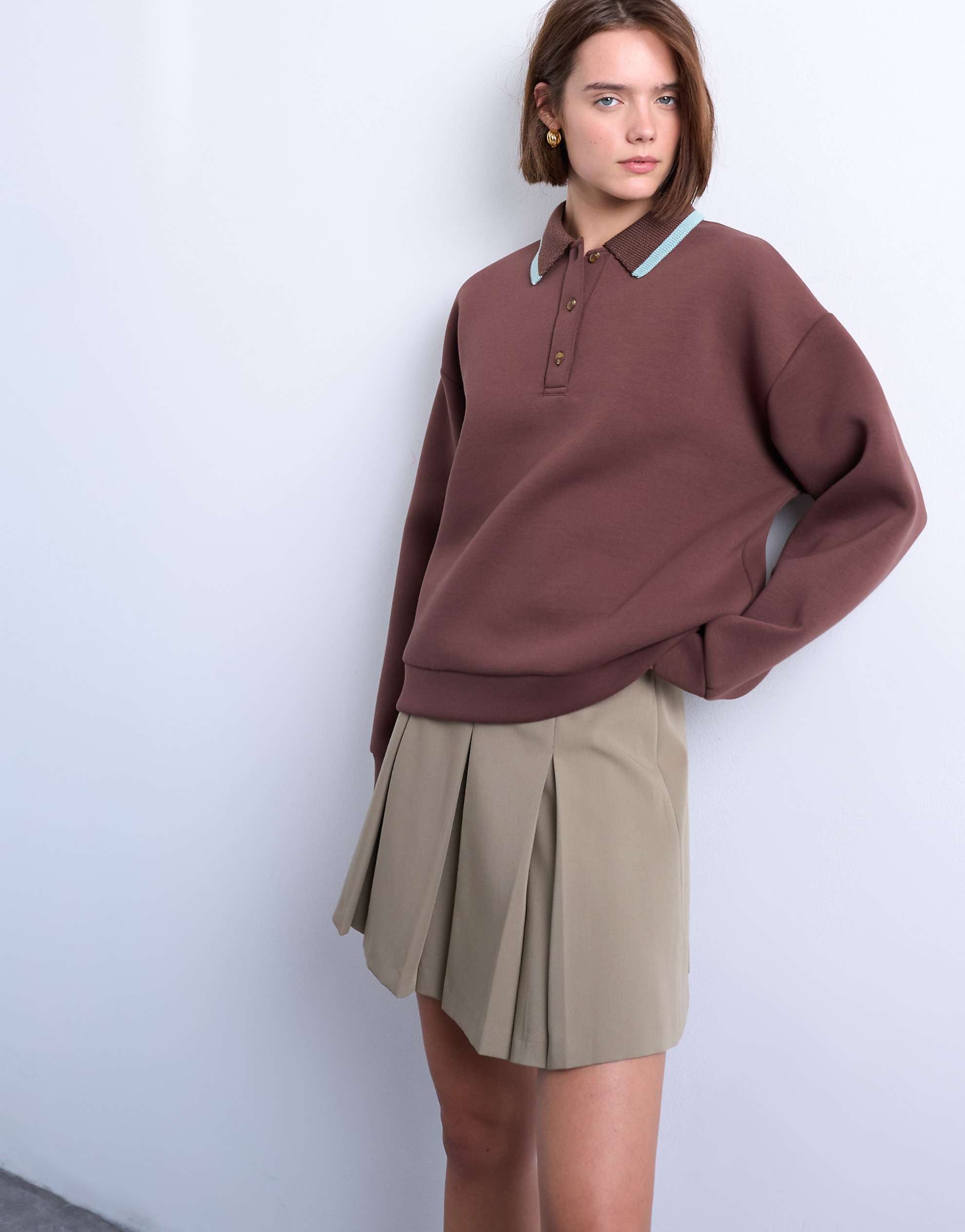 Scuba-style fabric knit collar piped polo sweat chocolate brown