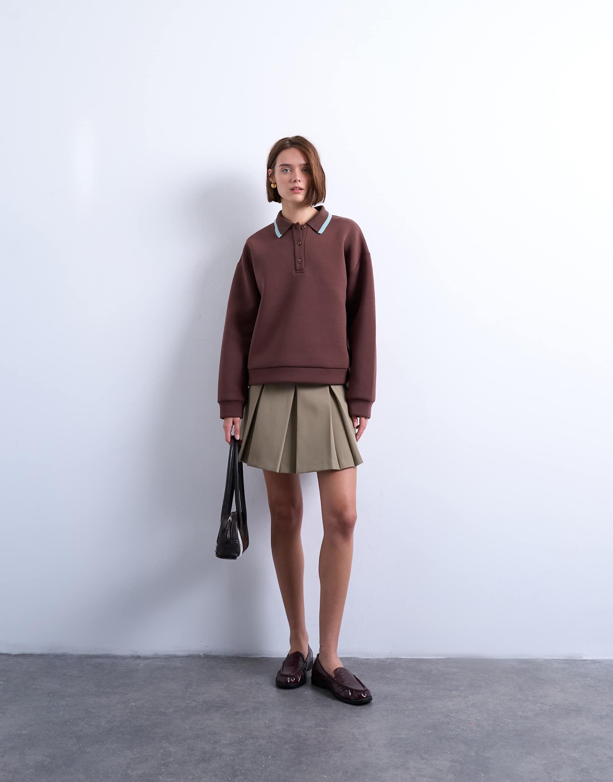 Scuba-style fabric knit collar piped polo sweat chocolate brown