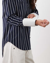 Load image into Gallery viewer, DESIGN shirt contrast cuffs navy stripe