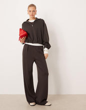 Load image into Gallery viewer, Mango Guesi quarter zip polo sweatshirt &amp; jogger co-ord chocolate