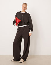 Load image into Gallery viewer, Mango Guesi quarter zip polo sweatshirt &amp; jogger co-ord chocolate