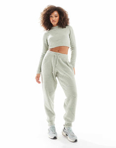 Nike Phoenix Boucle crop top jogger light green