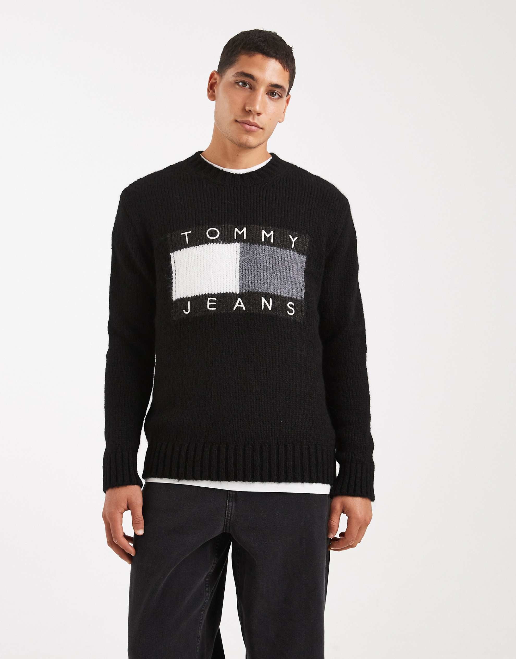 Tommy Jeans large flag centre jumper black