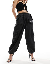Load image into Gallery viewer, Sixth June texture nylon cargo pants black