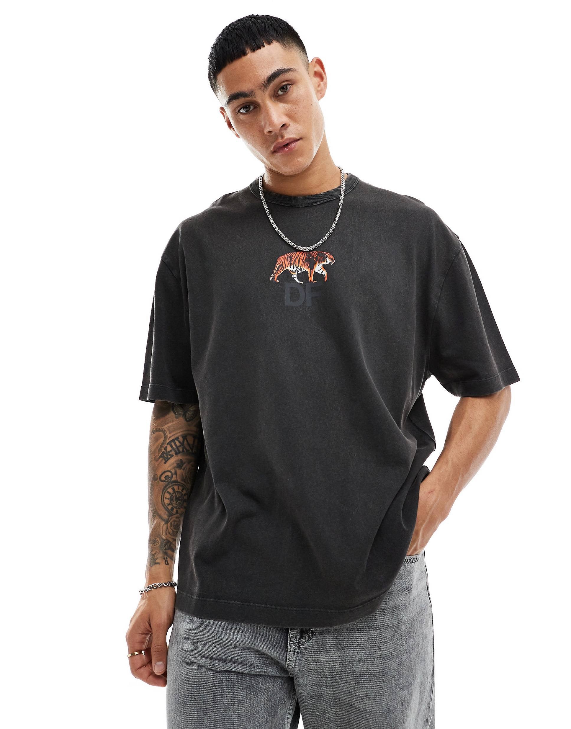 Dark Future oversized t-shirt washed black tiger