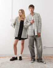 Load image into Gallery viewer, COLLUSION Unisex check shirt in black white