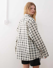 Load image into Gallery viewer, COLLUSION Unisex check shirt in black white