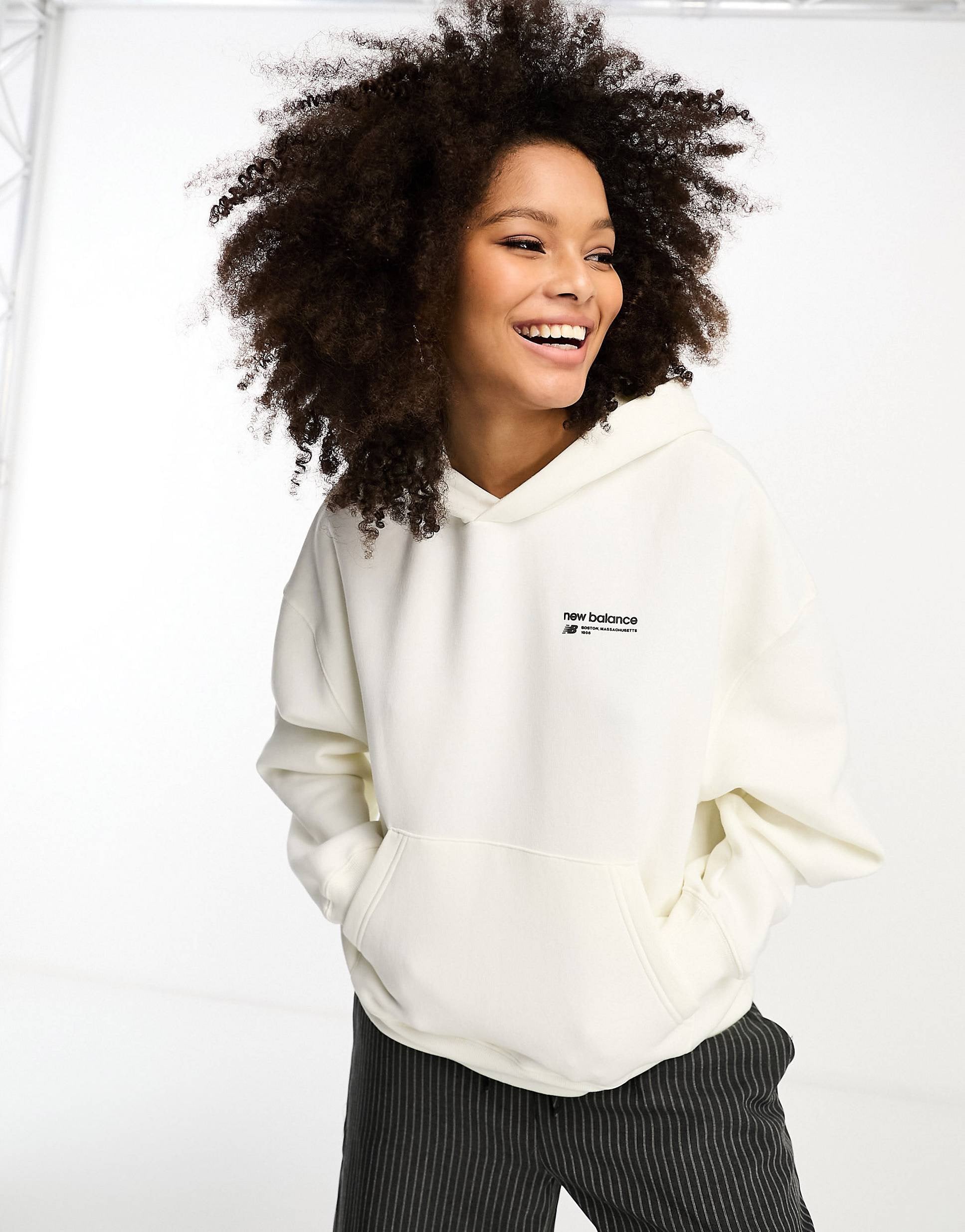 New Balance Lienar Hertiage hoodie white