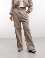 Load image into Gallery viewer, Ottoman zip-through rib co-ord brown