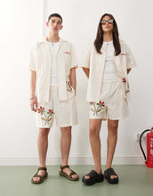 Load image into Gallery viewer, Reclaimed Vintage unisex short sleeve shirt flower ecru