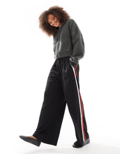 Load image into Gallery viewer, Cotton On lux cropped knitted bomber