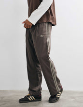 Load image into Gallery viewer, adidas Originals firebird track pants dark khaki cord