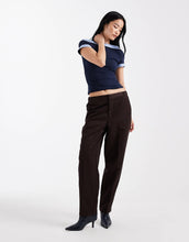 Load image into Gallery viewer, DESIGN hybrid fallen shoulder striped poplin hem top navy