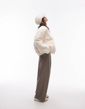 Load image into Gallery viewer, Boucle bomber jacket cream