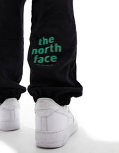 Load image into Gallery viewer, The North Face Nylon joggers black white