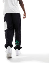 Load image into Gallery viewer, The North Face Nylon joggers black white