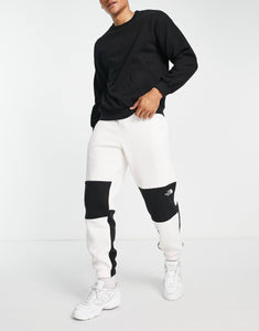 The North Face Shispare joggers off white