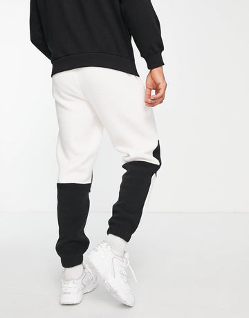 The North Face Shispare joggers off white