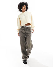 Load image into Gallery viewer, HUGO Dephana_1 crop logo hoodie cream