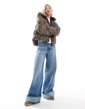 Load image into Gallery viewer, Threadbare Ski puffer jacket leopard