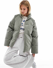 Load image into Gallery viewer, DESIGN cord oversized puffer jacket sage