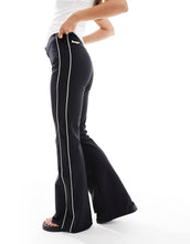 Load image into Gallery viewer, Hugo Blue Hizumi trousers