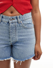 Load image into Gallery viewer, HUGO RED denim shorts light wash